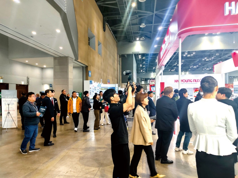 全球塑膠巨頭齊聚，展示前沿技術(shù)設(shè)備-拷貝